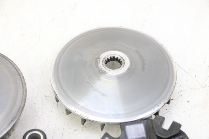 photo de VARIADOR YAMAHA X-MAX XMAX 125 (2010 - 2013) - Primer plano técnico