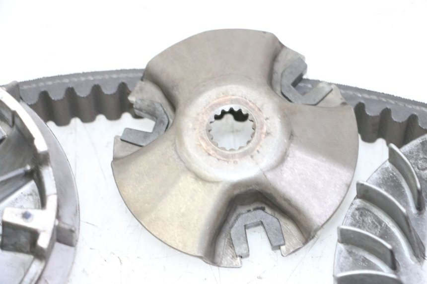 photo de VARIADOR YAMAHA X-MAX XMAX 125 (2010 - 2013) - Primer plano de alta resolución