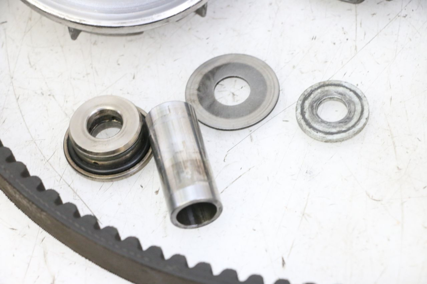 photo de VARIADOR YAMAHA X-MAX XMAX 125 (2010 - 2013) - Primer plano técnico