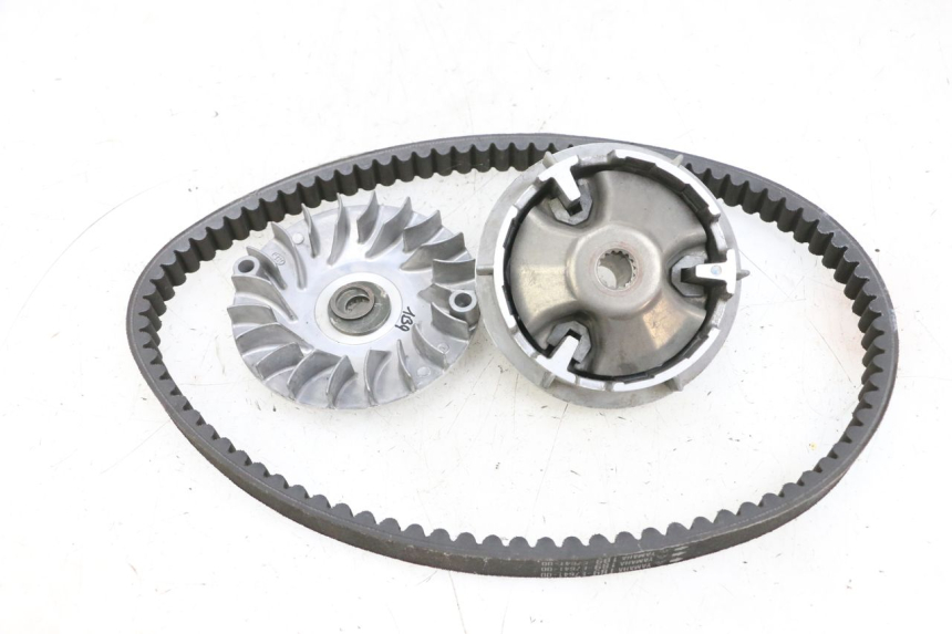 photo de VARIADOR YAMAHA XMAX X-MAX 125 (2006 - 2009) - Primer plano técnico