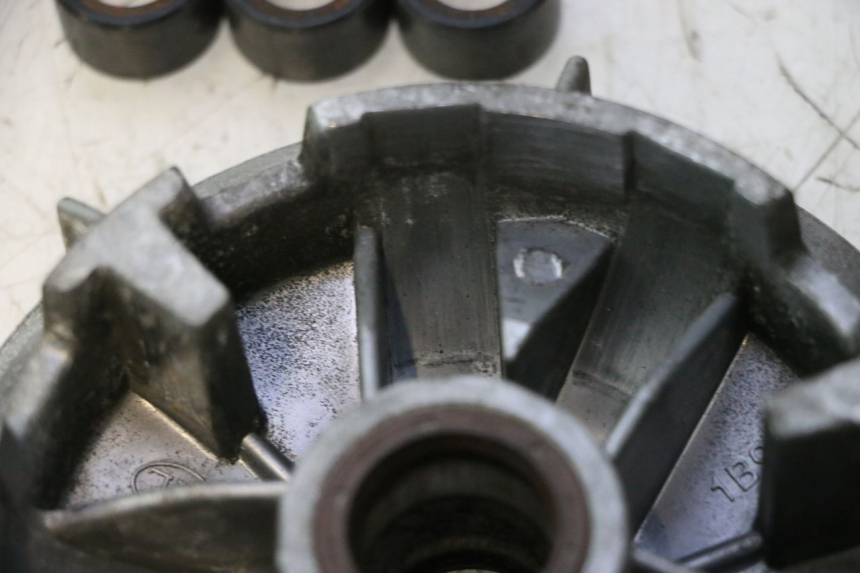 photo de VARIADOR YAMAHA XMAX X-MAX 125 (2006 - 2009) - Primer plano técnico
