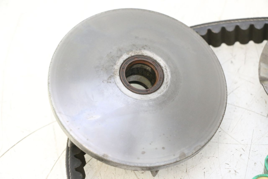 photo de VARIADOR YAMAHA YP MAJESTY 125 (2007 - 2010) - Estado de la superficie y material