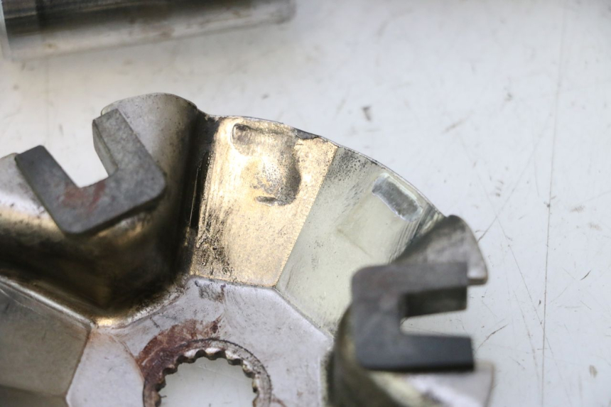 photo de VARIADOR YAMAHA YP MAJESTY 125 (2002 - 2006) - Estado de la superficie y material