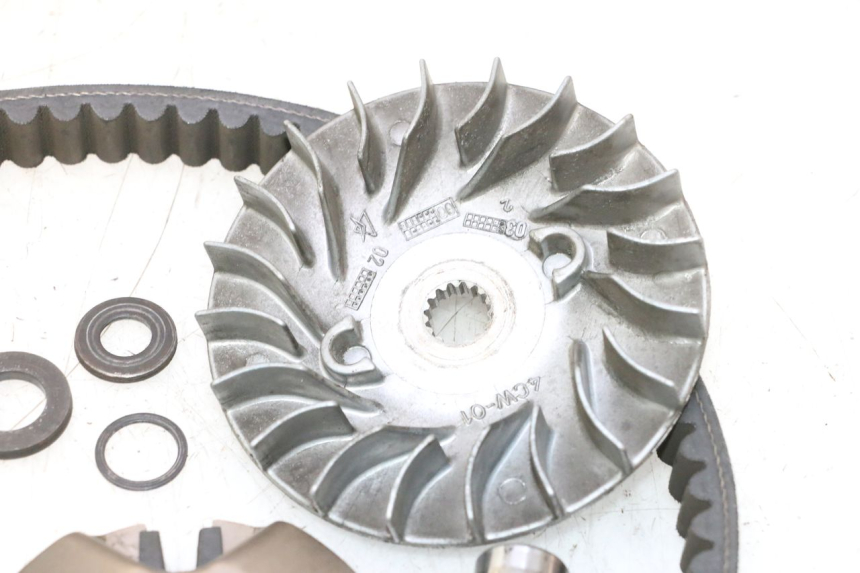 photo de VARIADOR YAMAHA YP MAJESTY 125 (2002 - 2006) - Primer plano de alta resolución