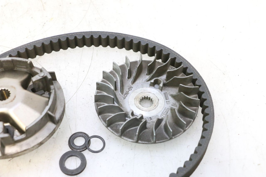 photo de VARIADOR YAMAHA YP MAJESTY 125 (2002 - 2006) - Otra perspectiva