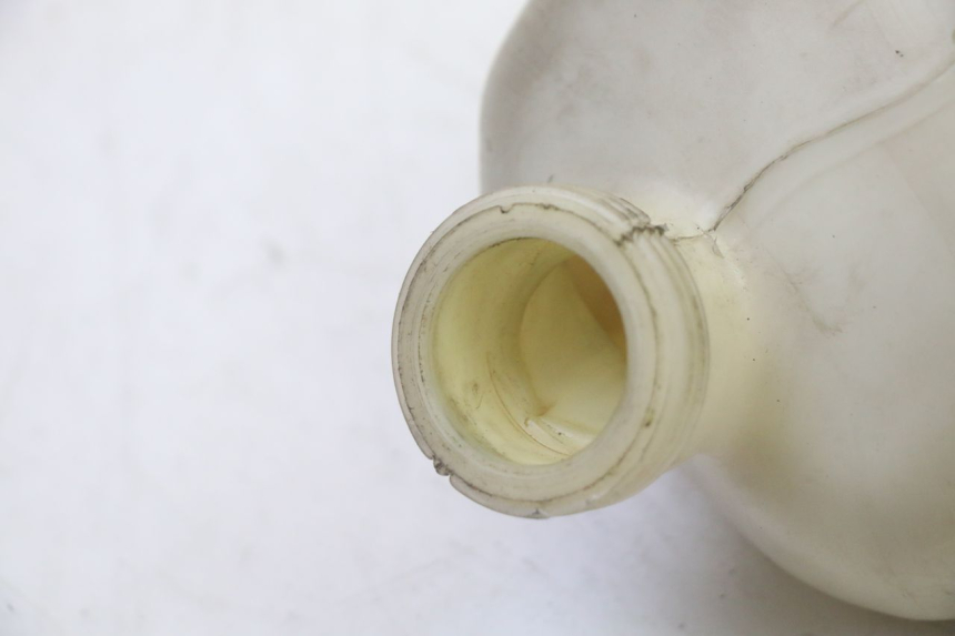 photo de DEPÓSITO DE EXPANSIÓN PEUGEOT SATELIS 125 (2010 - 2012) - Zoom estado de uso