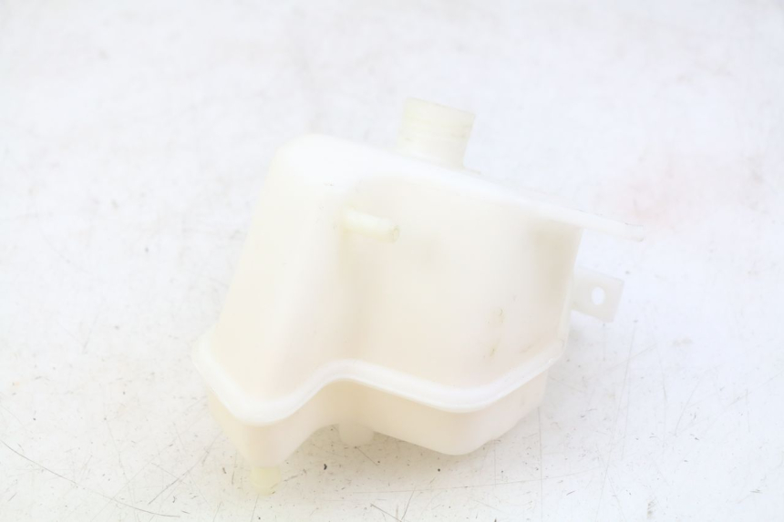 photo de DEPÓSITO DE EXPANSIÓN PIAGGIO VESPA GTS SUPER IE 125 (2009 - 2016) - Primer plano técnico