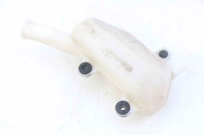 photo de DEPÓSITO DE EXPANSIÓN HONDA VT C SHADOW 125 (1999 - 2007) - Otra perspectiva