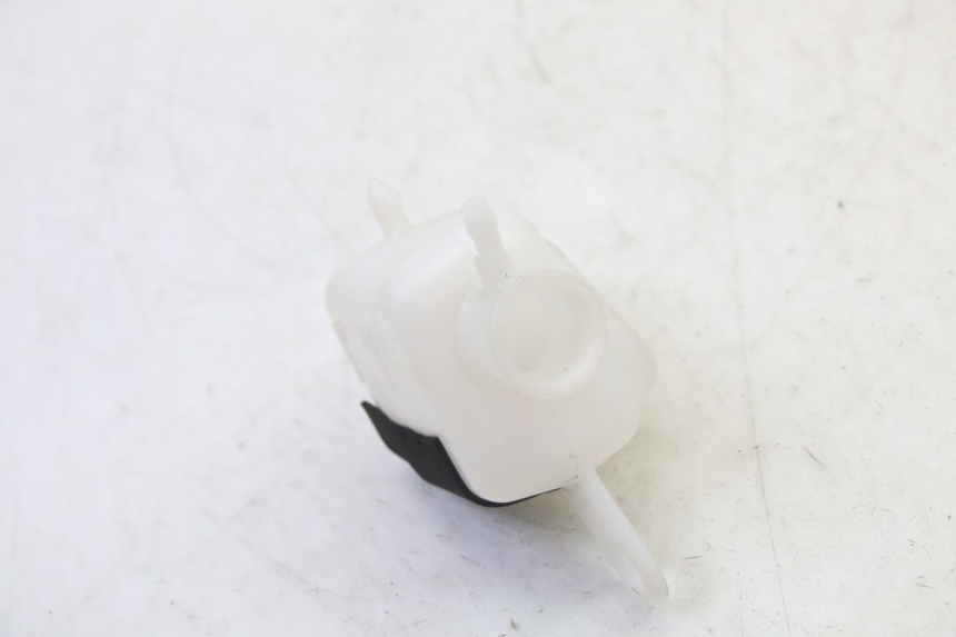 photo de BOTELLA EXPANSION YAMAHA XMAX X-MAX 125 (2021 - 2025) - Otra perspectiva