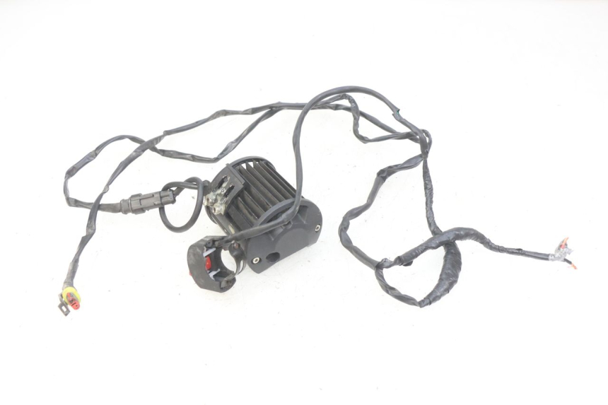 photo de LUZ DE POSICIÓN HONDA CB R 1000 (2018 - 2023) - Detalle de la pieza