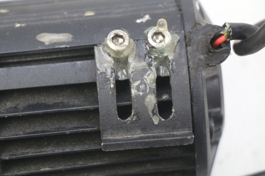 photo de LUZ DE POSICIÓN HONDA CB R 1000 (2018 - 2023) - Otra vista del artículo