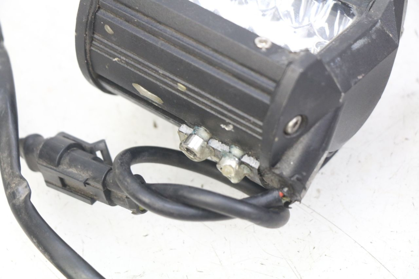 photo de LUZ DE POSICIÓN HONDA CB R 1000 (2018 - 2023) - Detalles de los puntos de fijación