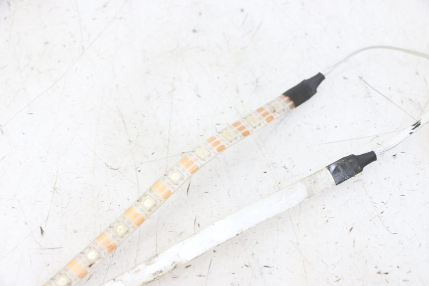 photo de LUZ PILOTO HITWAY H5 1 - Primer plano técnico