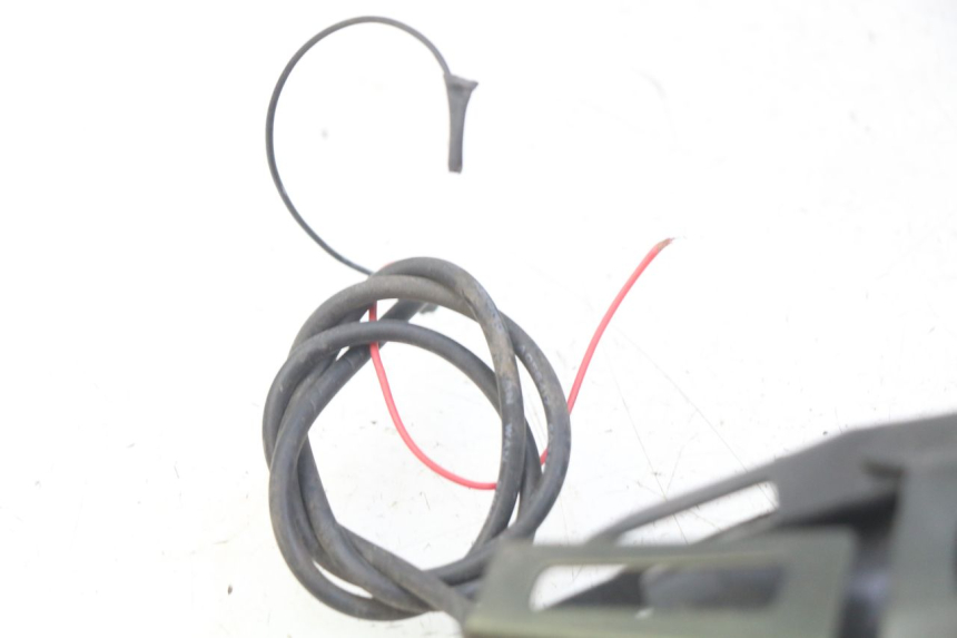 photo de LUZ DE POSICIÓN SYM HUSKY 125 (1999 - 2005) - Primer plano técnico