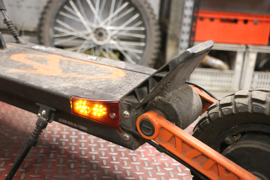 photo de LUZ PILOTO JOYOR S10-S-Z 1 - Estado de la superficie y material