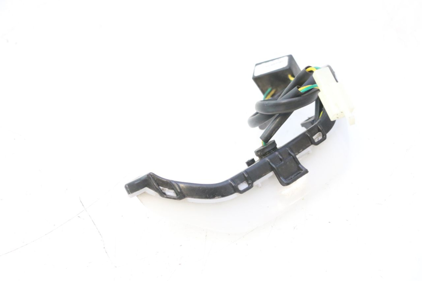 photo de LUZ PILOTO PEUGEOT KISBEE 4T 50 (2023 - 2026) - Otra perspectiva