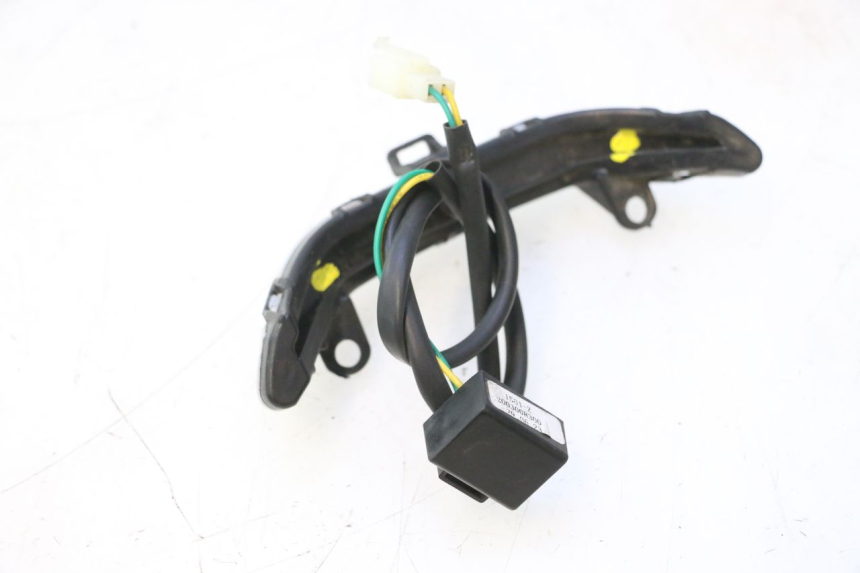 photo de LUZ PILOTO PEUGEOT KISBEE 4T 50 (2023 - 2026) - Detalles de los puntos de fijación