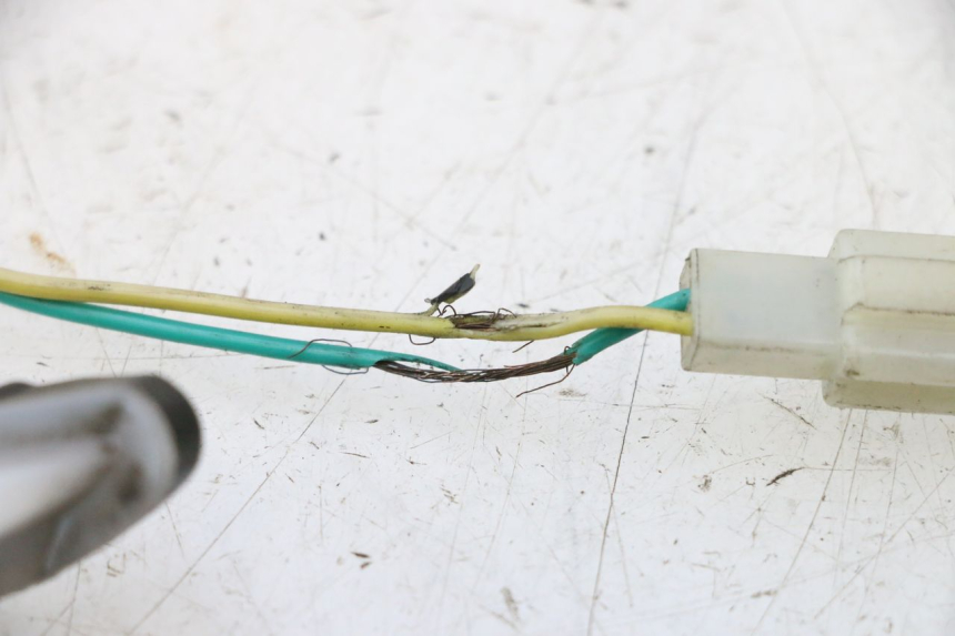 photo de LUZ DE POSICIÓN PEUGEOT KISBEE 4T 50 (2018 - 2022) - Recambio usado revisado