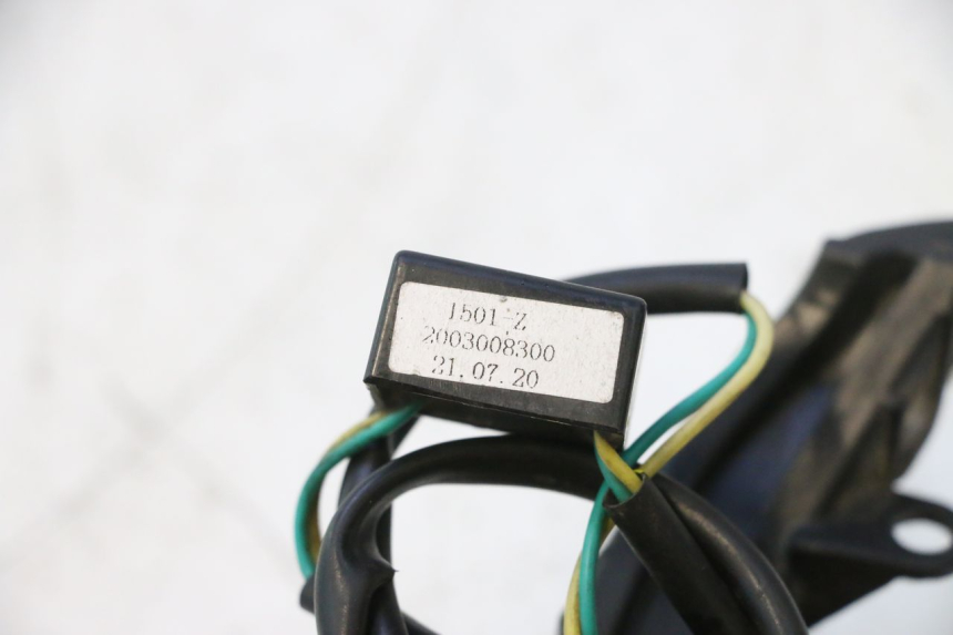 photo de LUZ DE POSICIÓN PEUGEOT KISBEE 4T 50 (2018 - 2022) - Estado de la superficie y material