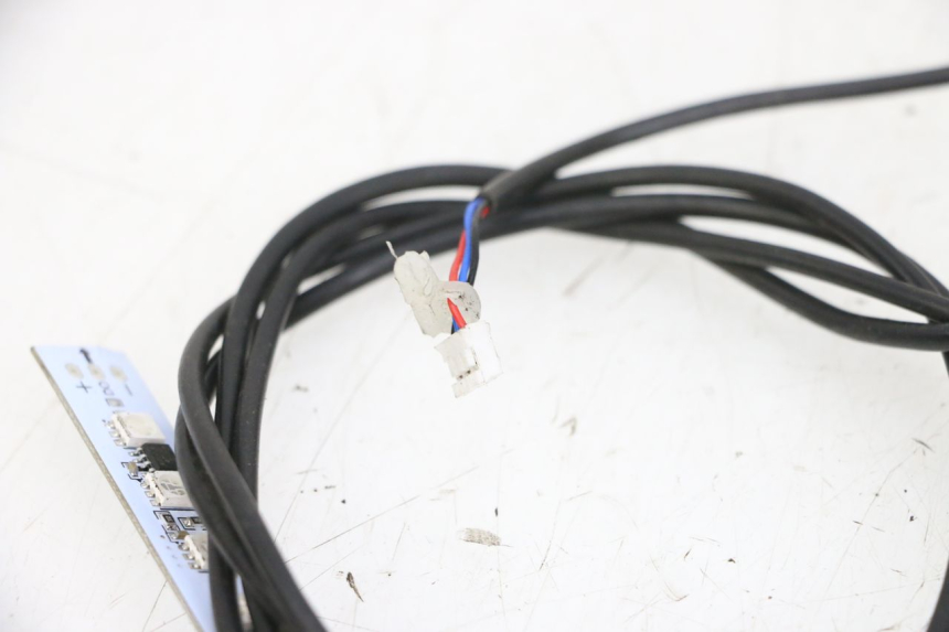 photo de LUZ PILOTO DUALTRON MINI SPECIAL 1 - Detalles de los puntos de fijación