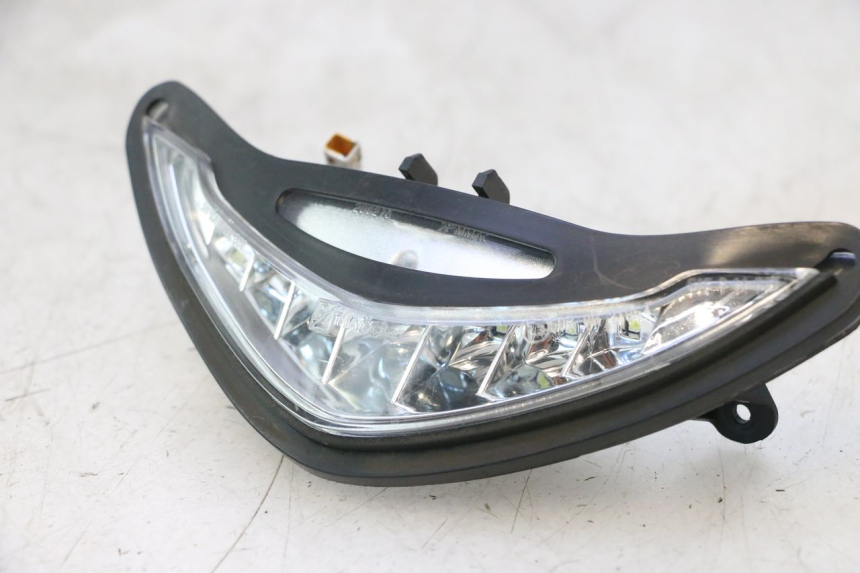 photo de LUZ PILOTO PIAGGIO MP3 500 (2016 - 2018) - Estado de la superficie y material