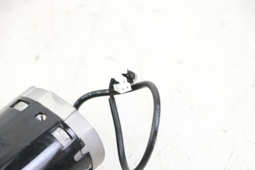 photo de LUZ PILOTO SEGWAY NINEBOT ZT3 PRO 1 - Zoom estado de uso