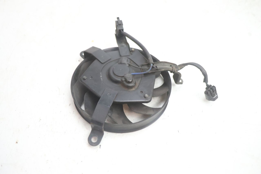 photo de VENTILADOR SUZUKI BURGMAN EXECUTIVE ABS 650 (2006 - 2012) - Otra perspectiva