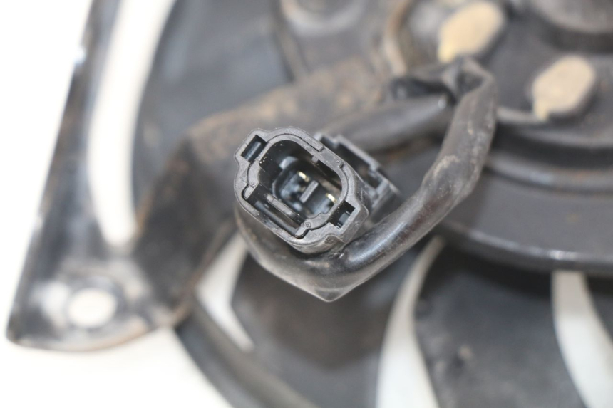 photo de VENTILADOR HONDA CBRF CBR-F PC41 600 (2011 - 2013) - Detalle de la pieza