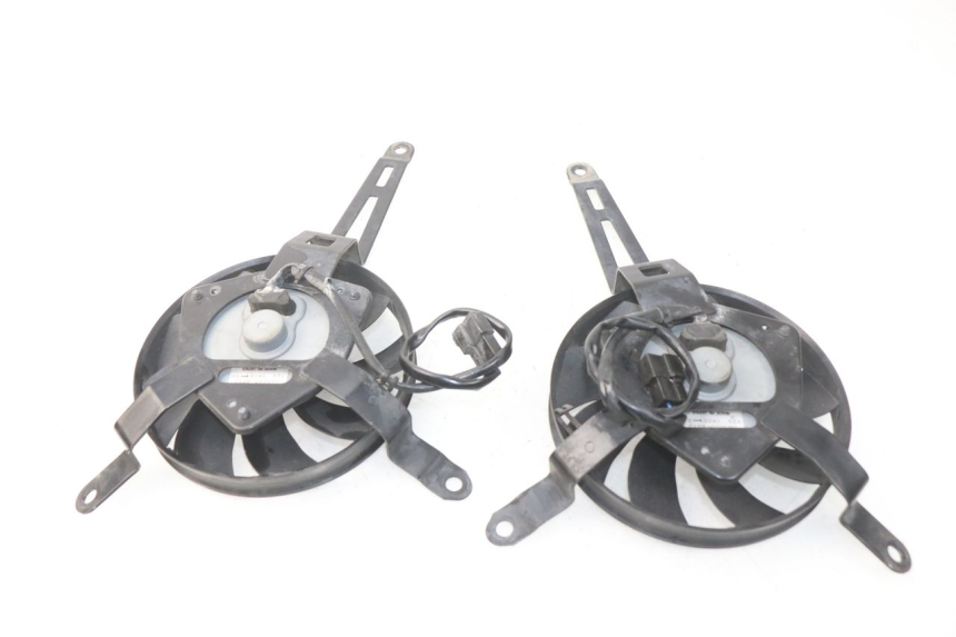 photo de VENTILADOR YAMAHA FJR ABS 1300 (2006 - 2012) - Otra perspectiva