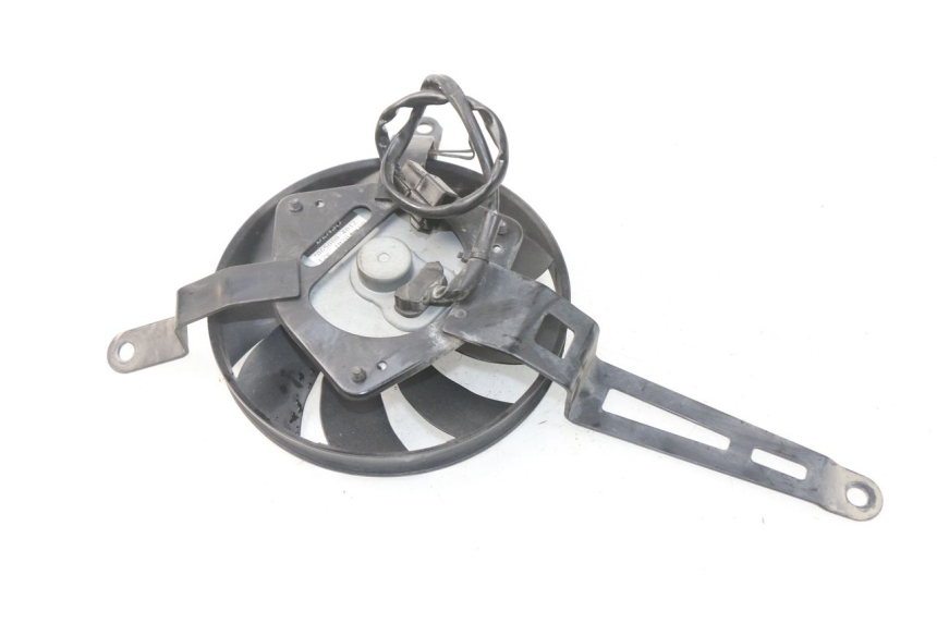 photo de VENTILADOR YAMAHA FJR ABS 1300 (2006 - 2012) - Primer plano técnico