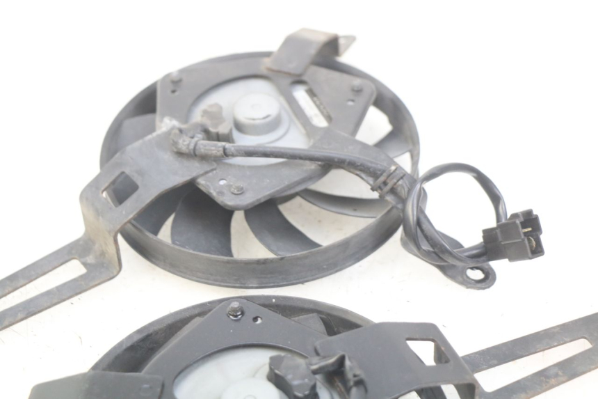 photo de VENTILADOR YAMAHA FJR ABS 1300 (2006 - 2012) - Otra perspectiva