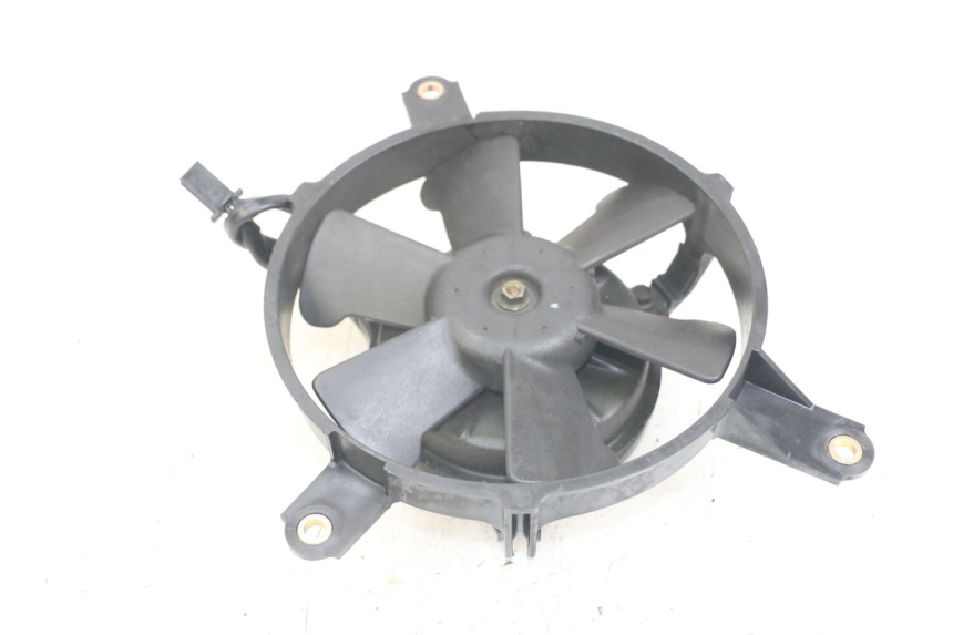 photo de VENTILADOR HONDA FJS SILVERWING SILVER WING 600 (2001 - 2010) - Primer plano técnico