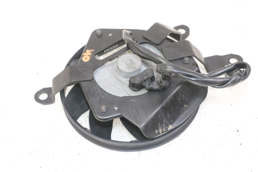 photo de VENTILADOR YAMAHA FZ1 FAZER 1000 (2007 - 2009) - Primer plano técnico