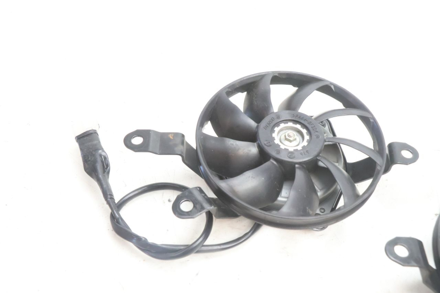 photo de VENTILADOR YAMAHA FZ8 800 (2010 - 2016) - Detalle de la pieza