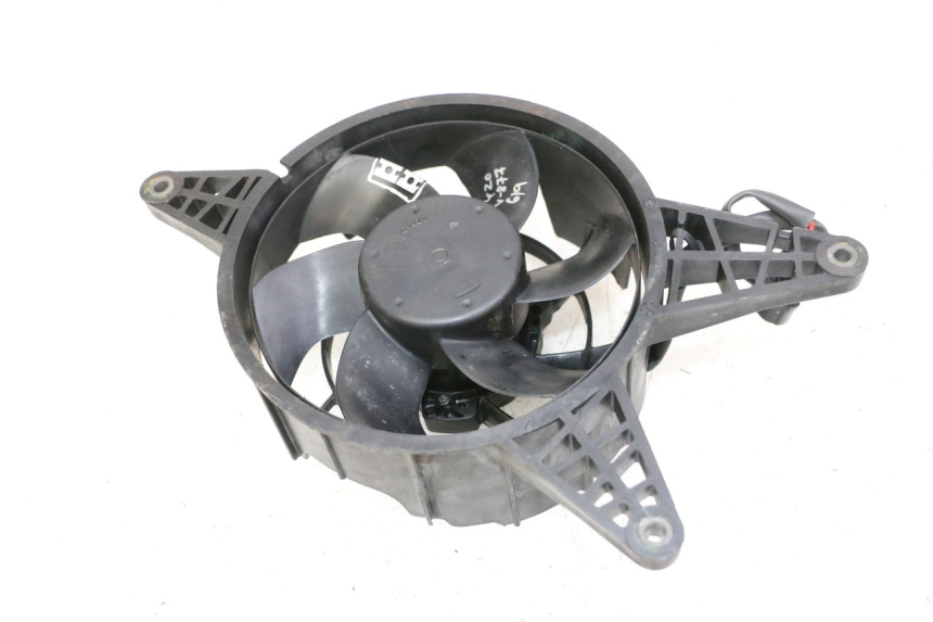 photo de VENTILADOR BMW G310 R 310 (2016 - 2020) - Detalles de los puntos de fijación