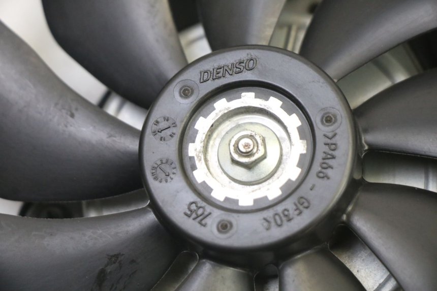 photo de VENTILADOR SUZUKI GSR 750 (2011 - 2017) - Otra perspectiva