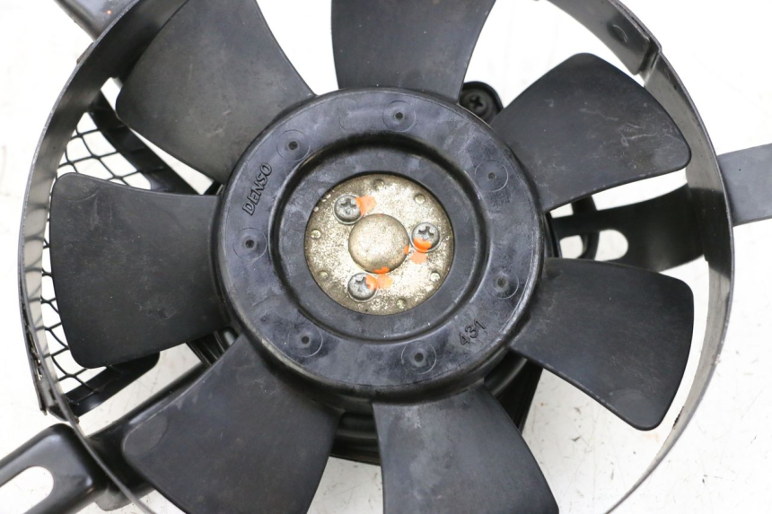 photo de VENTILADOR SUZUKI GSXR GSX-R 1000 (2003 - 2004) - Primer plano técnico