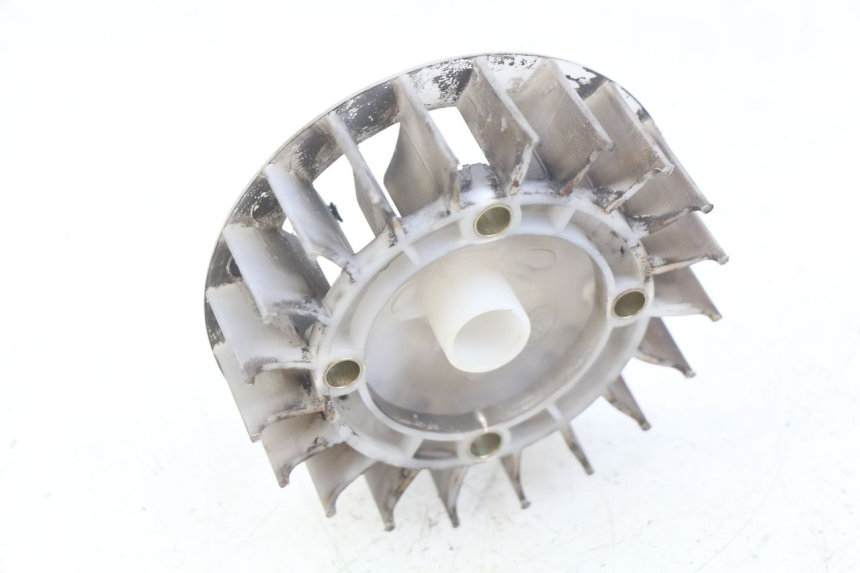 photo de VENTILADOR PEUGEOT KISBEE 4T 50 (2018 - 2022) - Zoom estado de uso