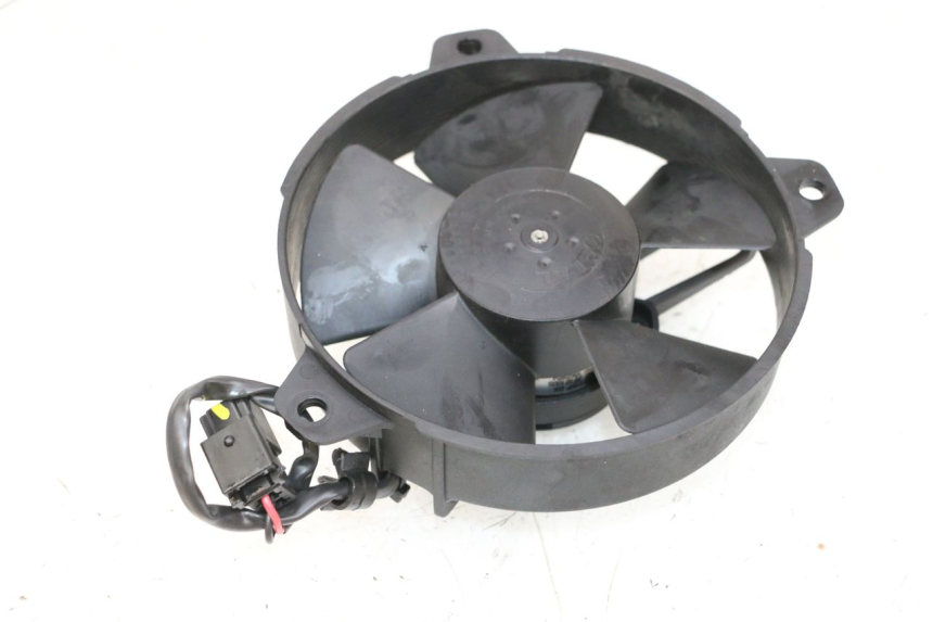 photo de VENTILADOR PIAGGIO MP3 HPE 300 (2019 - 2026) - Primer plano técnico