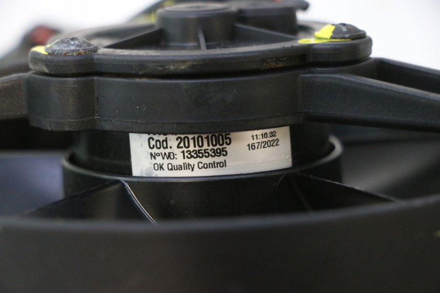 photo de VENTILADOR PIAGGIO MP3 HPE 530 (2022 - 2026) - Zoom estado de uso