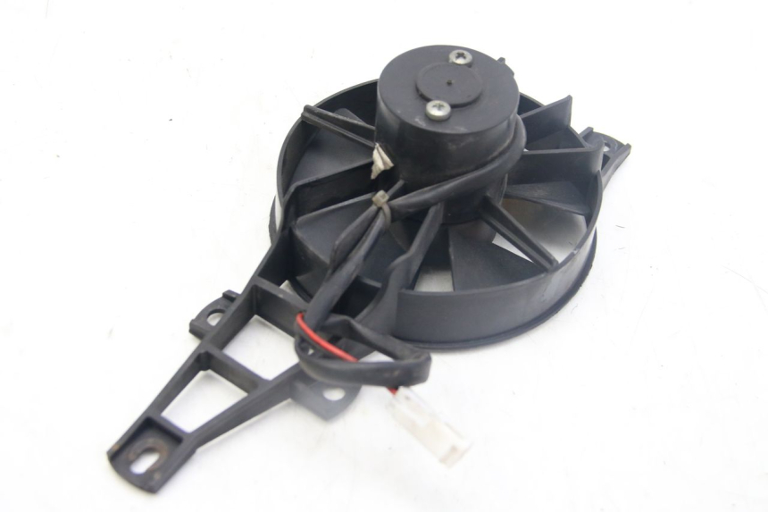 photo de VENTILADOR PIAGGIO MP3 125 (2006 - 2014) - Detalles de los puntos de fijación