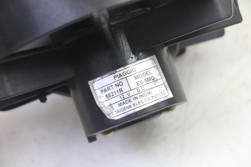 photo de VENTILADOR PIAGGIO MP3 RL 250 (2006 - 2010) - Otra perspectiva