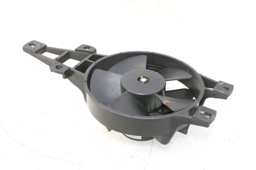 photo de VENTILADOR PIAGGIO MP3 500 (2011 - 2015) - Detalles de los puntos de fijación