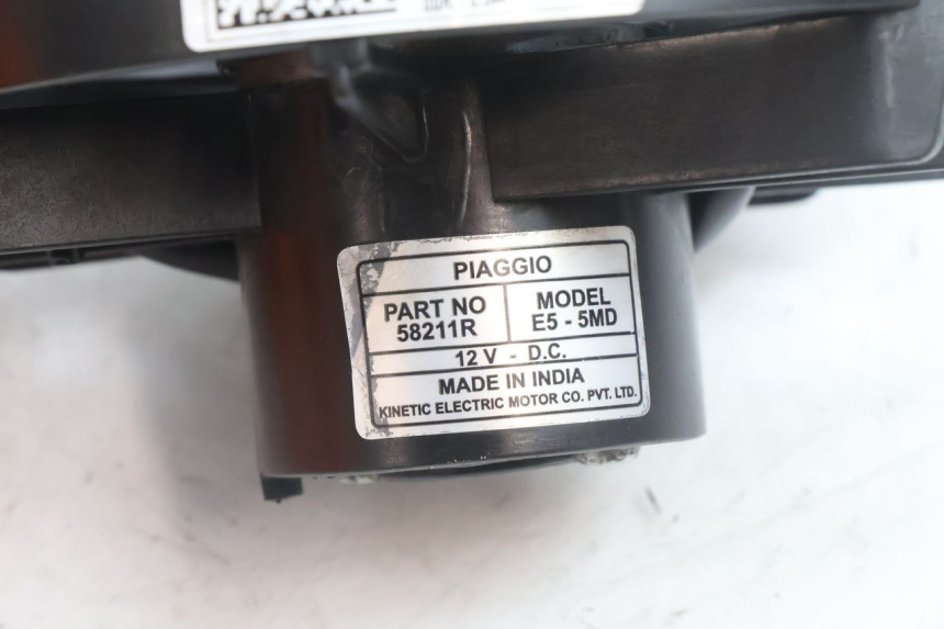 photo de VENTILADOR PIAGGIO MP3 500 (2016 - 2018) - Detalles de los puntos de fijación