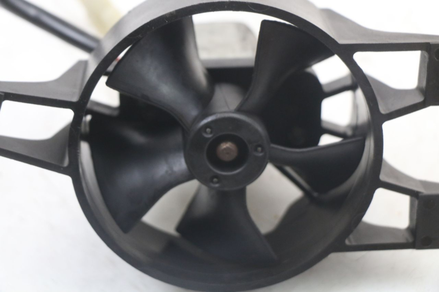 photo de VENTILADOR PIAGGIO BEVERLY 125 (1998 - 2005) - Detalle de la pieza