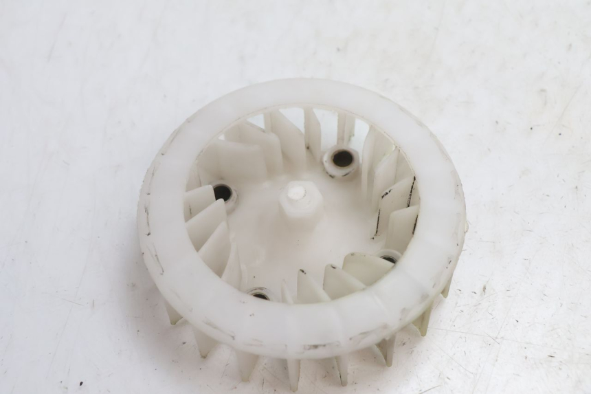 photo de VENTILADOR TNT MOTOR ROMA 10' 4T 50 (2007 - 2018) - Zoom estado de uso