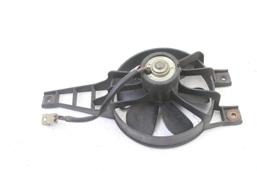 photo de VENTILADOR PEUGEOT SATELIS COMPRESSOR K15 125 (2006 - 2009) - Primer plano técnico