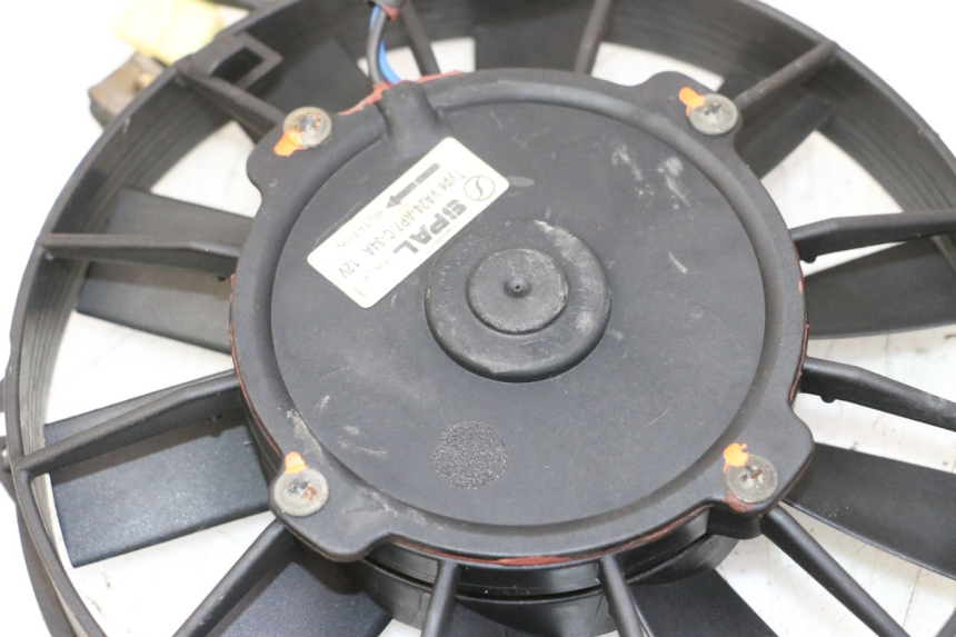 photo de VENTILADOR TRIUMPH SPRINT 900 (1995 - 1998) - Primer plano técnico