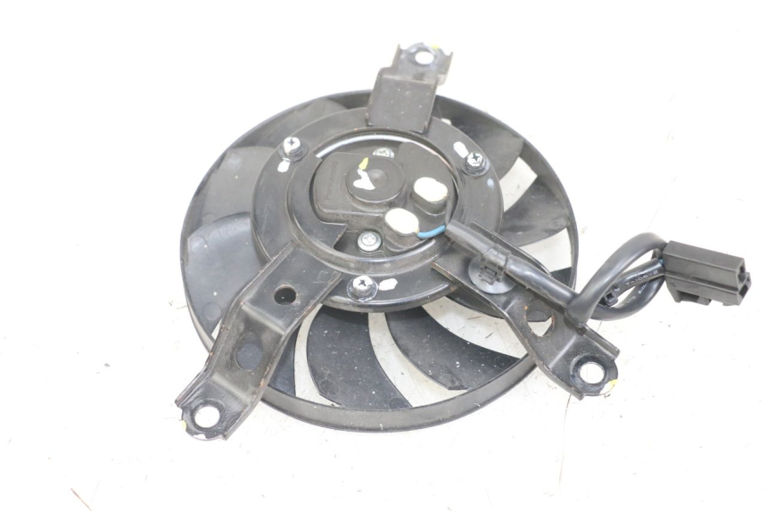 photo de VENTILADOR YAMAHA XMAX X-MAX ABS 125 (2017 - 2020) - Zoom estado de uso