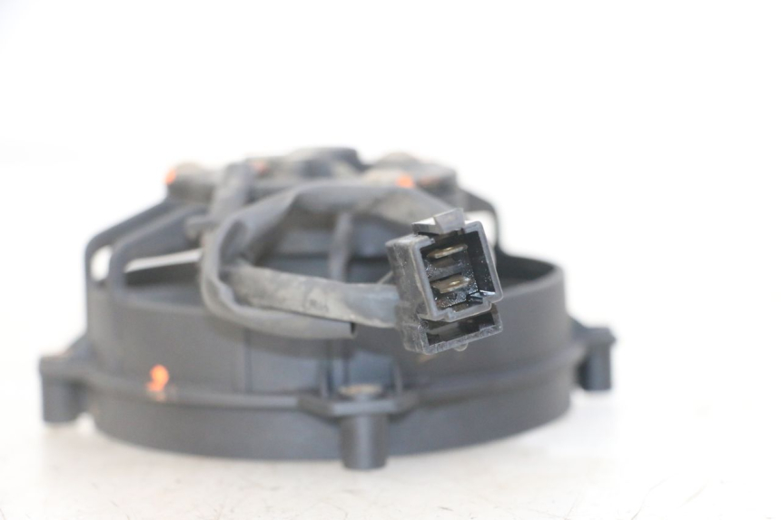 photo de VENTILADOR YAMAHA XMAX X-MAX 125 (2006 - 2009) - Otra perspectiva